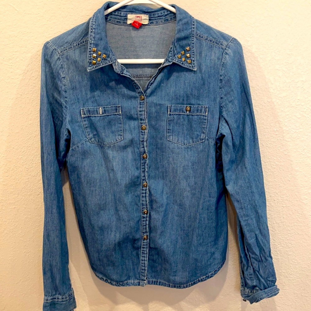 LEI button down